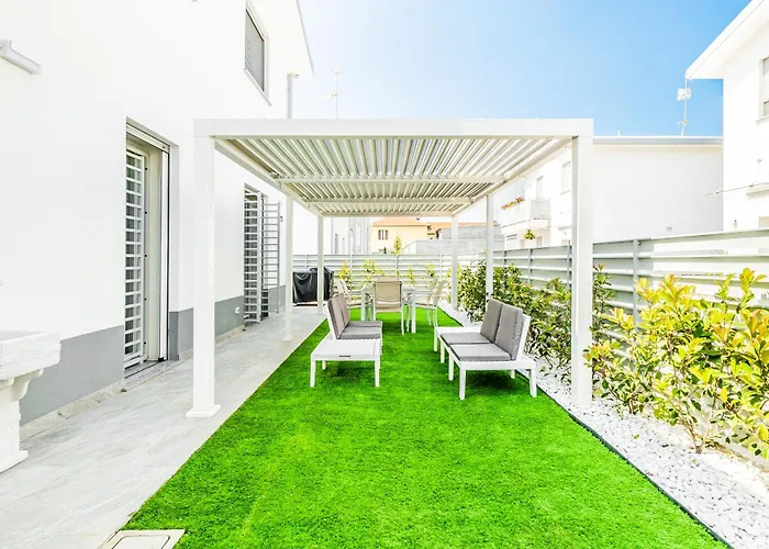 Luxury Villa - Exclusive Property With Private Box